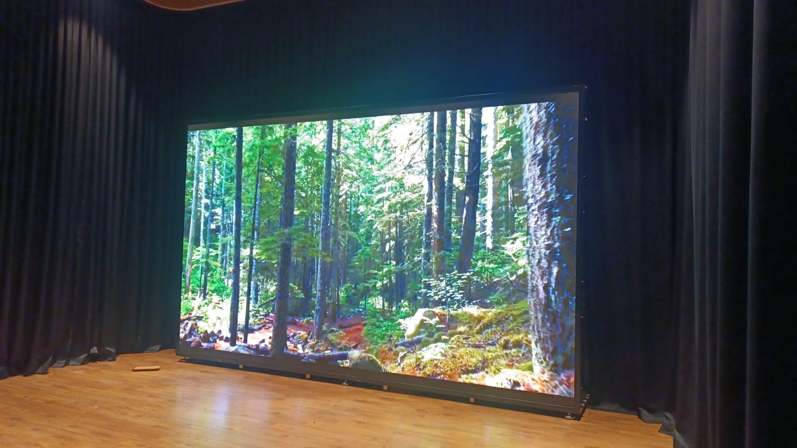 Girne Koleji Yenimahalle'ye 15m² Videowall LED Ekran
